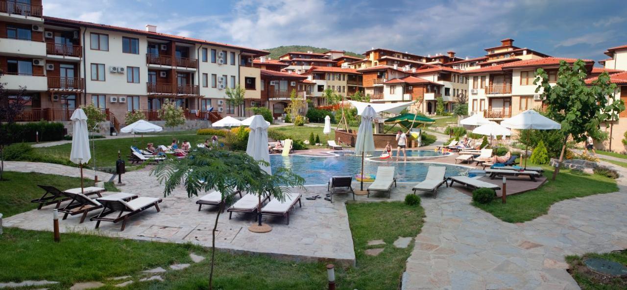 Garden Of Eden Pmg Apartments Sveti Vlas Exterior foto